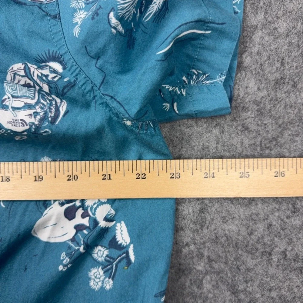 The North Face Shirt‎ Mens Large Blue Camp Print Short Sleeve Hiking Outdoor